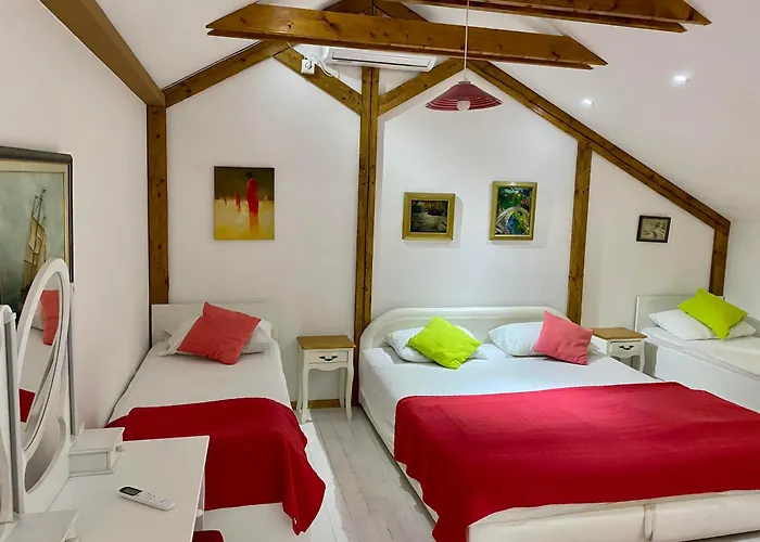 Silent Village Villa With Swimming Pool