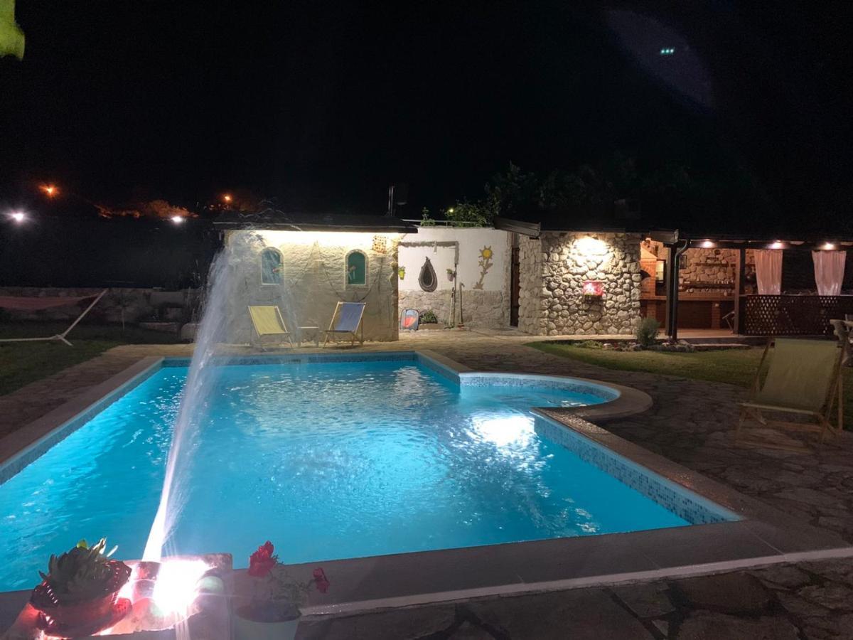 Villa Silent Village With Swimming Pool *