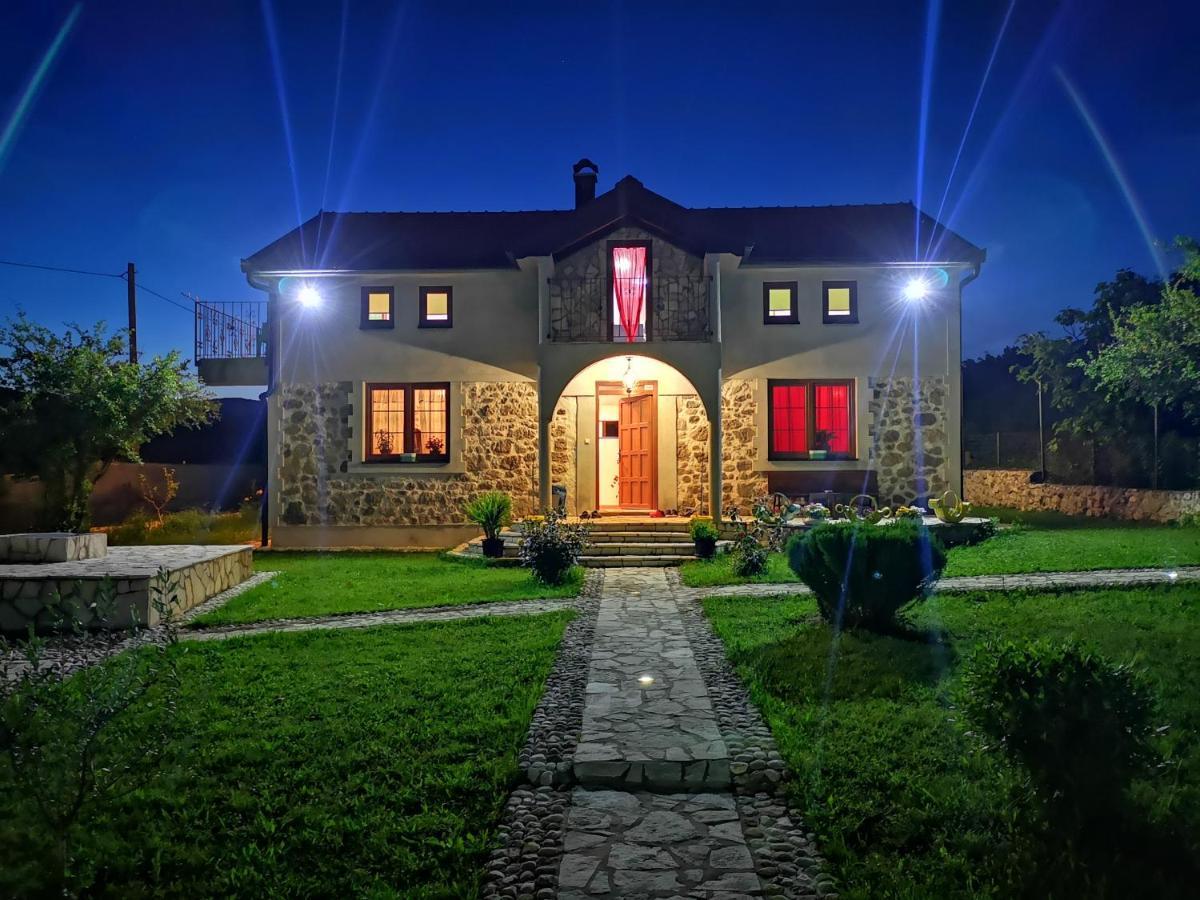 Villa Silent Village With Swimming Pool