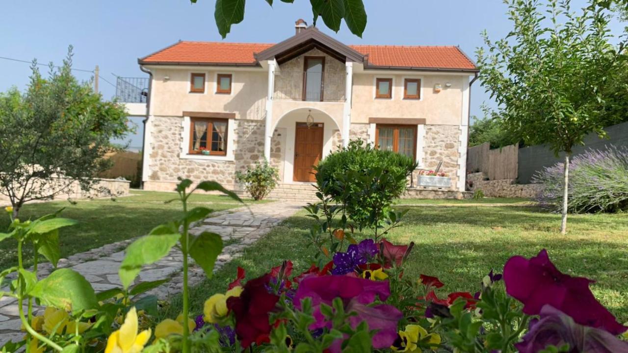 Villa Silent Village With Swimming Pool